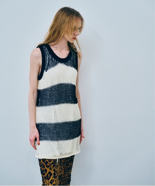 RNA（アールエヌエー）の「K2723 ワイドボーダーメッシュタンク（ニット/セーター・レディース・グリーン/ブラック×ホワイト/ブラウン・MEDIUM）」の17枚目の写真