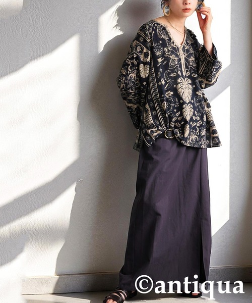 antiqua(アンティカ)の「エスニック柄スキッパーネックトップス(その他トップス・レディース・ブラック・ONESIZE)」の4枚目の写真