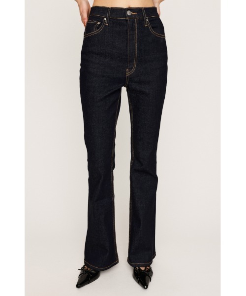 SLY(スライ)の「HW FLARE PT-C WITH ROICA(R)EF ハイウエスト フレアパンツ シー ウィズロイカ イーエフ(デニムパンツ・レディース・ダークブルー・23inch/22inch/26inch/25inch/24inch)」の1枚目の写真