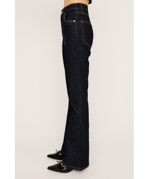 SLY(スライ)の「HW FLARE PT-C WITH ROICA(R)EF ハイウエスト フレアパンツ シー ウィズロイカ イーエフ(デニムパンツ・レディース・ダークブルー・23inch/22inch/26inch/25inch/24inch)」の11枚目の写真