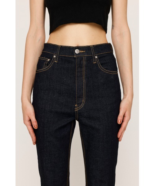 SLY(スライ)の「HW FLARE PT-C WITH ROICA(R)EF ハイウエスト フレアパンツ シー ウィズロイカ イーエフ(デニムパンツ・レディース・ダークブルー・23inch/22inch/26inch/25inch/24inch)」の13枚目の写真