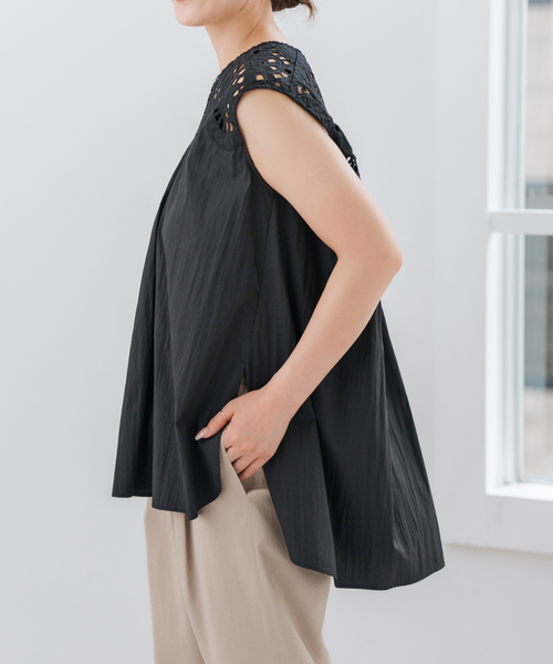 Spick & Span(スピックアンドスパン)の「CO/PAカットワークシシュウノースリーブプルオーバー(シャツ/ブラウス・レディース・ブラック/ブラウン・FREE)」の7枚目の写真