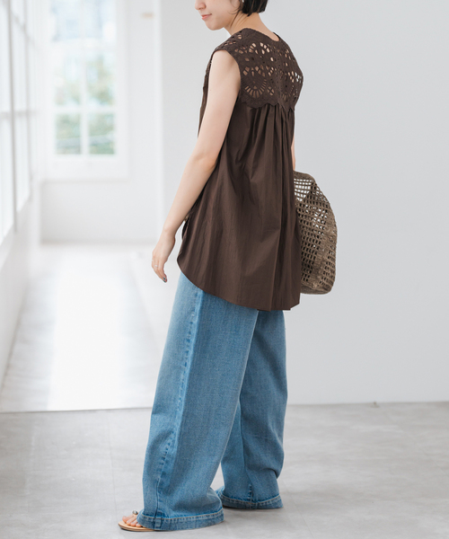 Spick & Span(スピックアンドスパン)の「CO/PAカットワークシシュウノースリーブプルオーバー(シャツ/ブラウス・レディース・ブラック/ブラウン・FREE)」の14枚目の写真