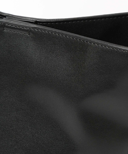 LEPSIM（レプシィム）の「ワンハンドルバケツバッグ　578467（ショルダーバッグ・レディース・ブラック/ライトブラウン/ダークグリーン・ONE SIZE）」の7枚目の写真