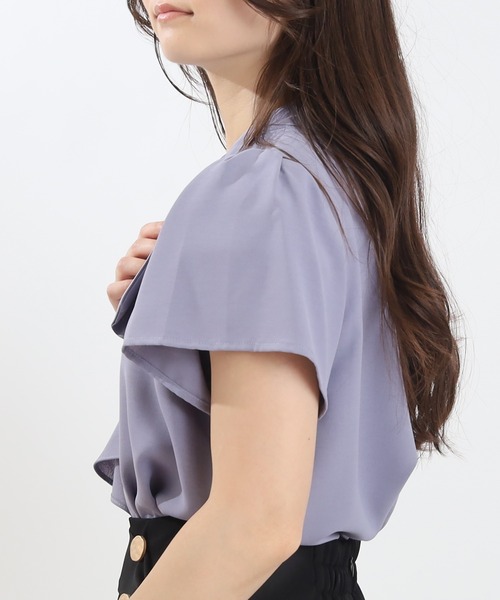 TRUDEA（トルディア）の「フリルボウタイブラウス(無地・ストライプ)（シャツ/ブラウス・レディース・ホワイト/ホワイト×ブルー/ワイン/グレイッシュブルー・MEDIUM/LARGE）」の19枚目の写真