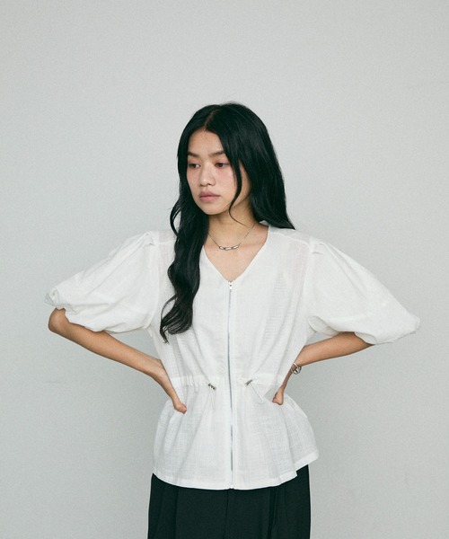 NUJOH(ヌゾ)の「Volume Sleeve Summer jacket / ボリューム スリーブ サマージャケット(ブルゾン・レディース・ホワイト/ベージュ/ブラック・FREE)」の2枚目の写真
