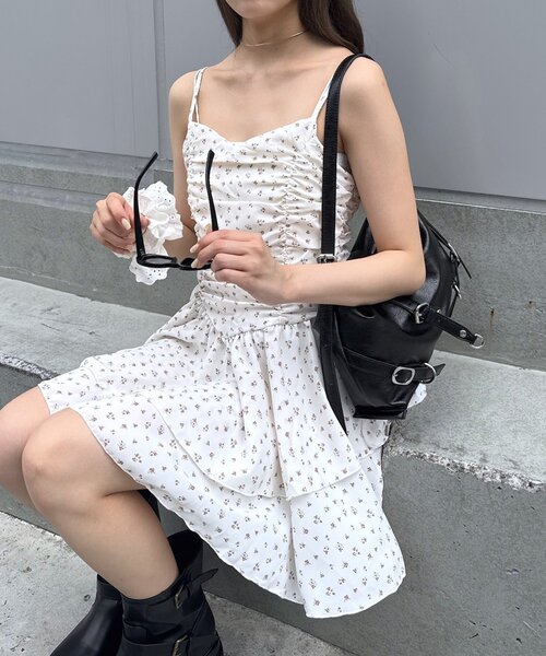 mline（エムライン）の「[mline]花柄シャーリング ミニワンピ（ワンピース・レディース・ブラック/ブラウン/アイボリー・FREE）」の4枚目の写真
