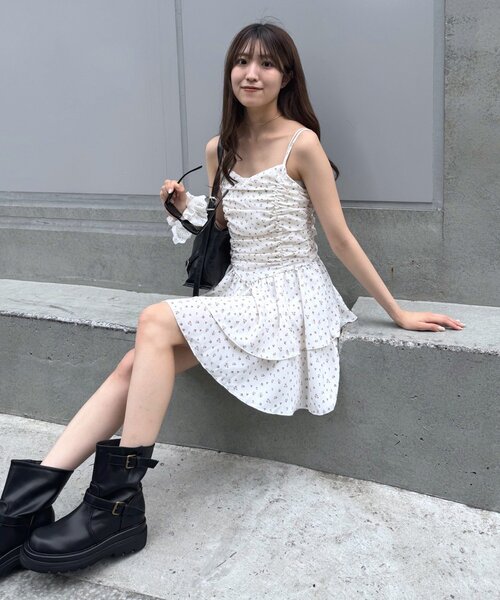 mline（エムライン）の「[mline]花柄シャーリング ミニワンピ（ワンピース・レディース・ブラック/ブラウン/アイボリー・FREE）」の6枚目の写真