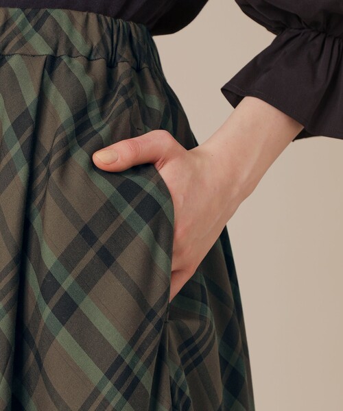 MACKINTOSH LONDON(マッキントッシュ ロンドン)の「ファインキュプラポリエステルチェックスカート(スカート・レディース・ダークブラウン・36/38)」の4枚目の写真
