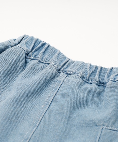 URBAN CHERRY（アーバンチェリー）の「タックフレアデニムショートパンツ（デニムパンツ・キッズ・ブルー・110cm/120cm/130cm/140cm）」の12枚目の写真