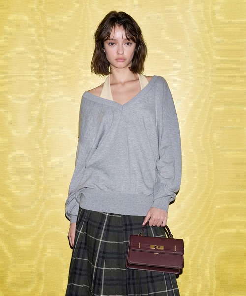 CHARLES & KEITH(チャールズ & キース)の「Arlet アラート ベルトトップハンドルバッグ(ハンドバッグ・レディース・ワインレッド/ブラック/クリーム・S)」の19枚目の写真