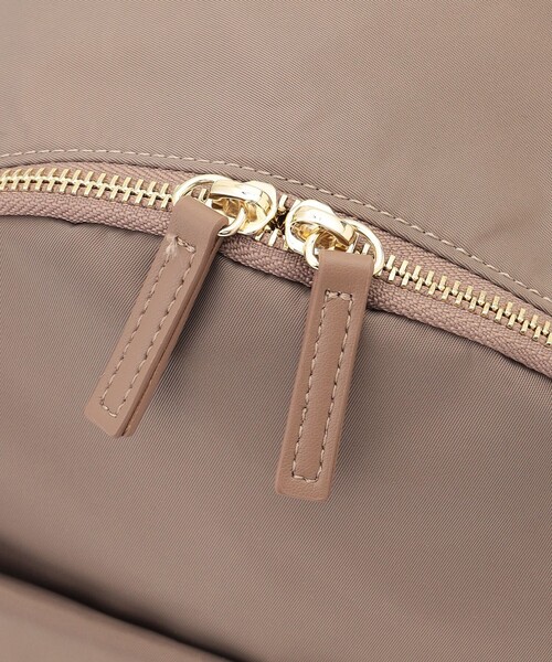 TOCCA(トッカ)の「SMALL TRAVELING BACKPACK バックパック(バックパック/リュック・レディース・ネイビー系/ベージュ系/ブラック系・F)」の7枚目の写真