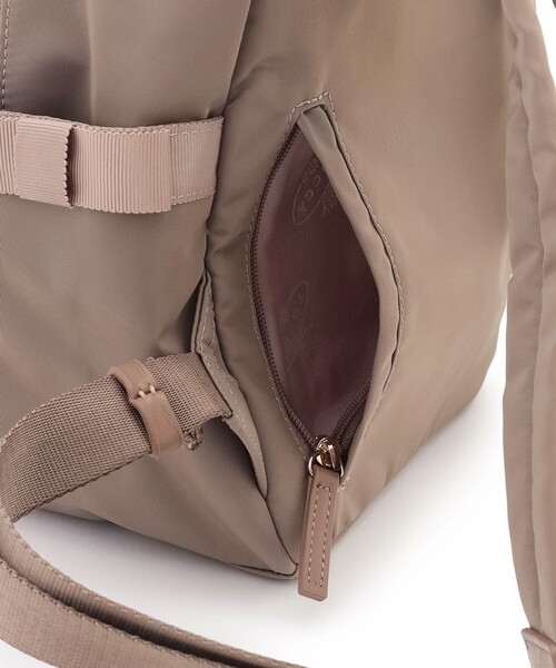 TOCCA(トッカ)の「SMALL TRAVELING BACKPACK バックパック(バックパック/リュック・レディース・ネイビー系/ベージュ系/ブラック系・F)」の13枚目の写真