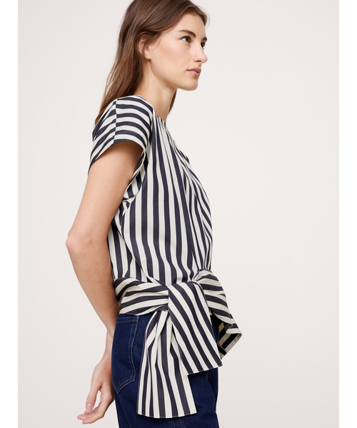 Banana Republic（バナナリパブリック）の「コットンポプリン ボートネック アシンメトリー トップス（シャツ/ブラウス・レディース・ホワイト/ホワイト×ネイビー・XS/S/M/L）」の2枚目の写真