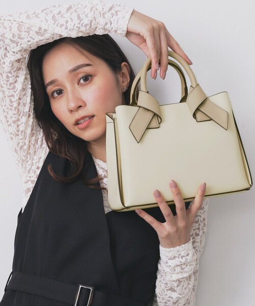 index（インデックス）の「【2WAY】リボンハンドルミドルトートバッグ（トートバッグ・レディース・ブルー系5/ブラック系/ホワイト系3・00）」の2枚目の写真