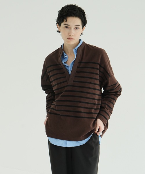 CLANE（クラネ）の「WIDE HENRY NECK BORDER TOPS（Tシャツ/カットソー・レディース・ブラウン/ホワイト・1/2）」の2枚目の写真