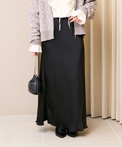 le.coeur blanc(ルクールブラン)の「《手洗い可能》マットサテンナロースカート(スカート・レディース・ブラック/ブラウン/キャメル・38)」の1枚目の写真