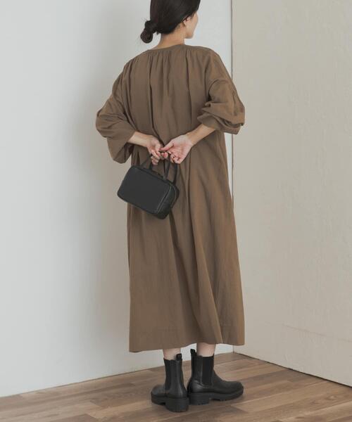 URBAN RESEARCH DOORS(アーバンリサーチドアーズ)の「エンブロイダリーギャザーワンピース(ワンピース・レディース・カーキ/ブラック・MEDIUM)」の17枚目の写真