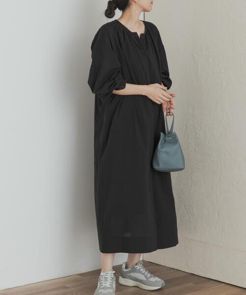 URBAN RESEARCH DOORS(アーバンリサーチドアーズ)の「エンブロイダリーギャザーワンピース(ワンピース・レディース・カーキ/ブラック・MEDIUM)」の8枚目の写真