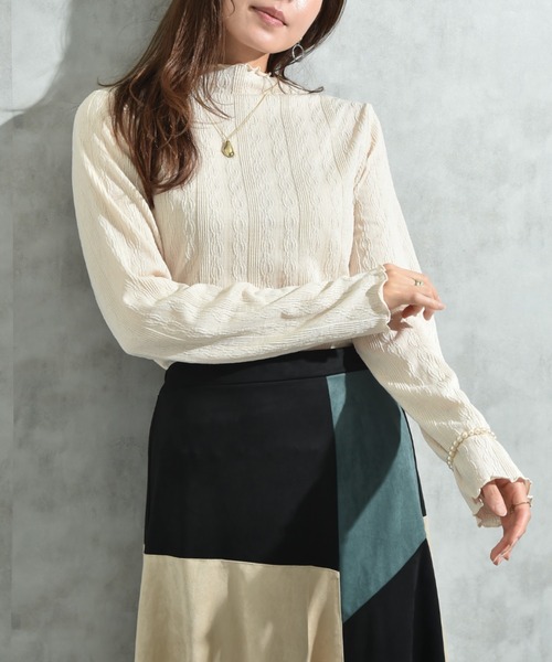 INTERPLANET(インタープラネット)の「フクレジャガード長袖ハイネックプルオーバー(Tシャツ/カットソー・レディース・グレー/ブラック/ライトベージュ・FREE)」の7枚目の写真