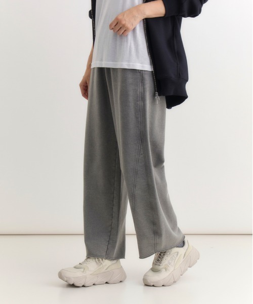 Right-on（ライトオン）の「【HONEYSUCKLE ROSE】加工スウェットパンツ (トレンド/リラックス/柔らか素材/微光沢)（スウェットパンツ・レディース・ダークグレー/ブラック/オフホワイト/グレー・S/L/M）」の17枚目の写真