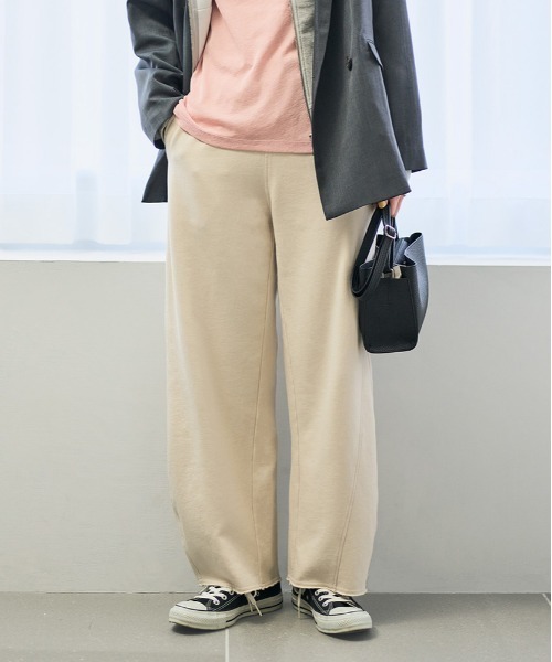 Right-on（ライトオン）の「【HONEYSUCKLE ROSE】加工スウェットパンツ (トレンド/リラックス/柔らか素材/微光沢)（スウェットパンツ・レディース・ダークグレー/ブラック/オフホワイト/グレー・S/L/M）」の21枚目の写真