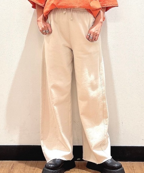 Right-on（ライトオン）の「【HONEYSUCKLE ROSE】加工スウェットパンツ (トレンド/リラックス/柔らか素材/微光沢)（スウェットパンツ・レディース・ダークグレー/ブラック/オフホワイト/グレー・S/L/M）」の22枚目の写真