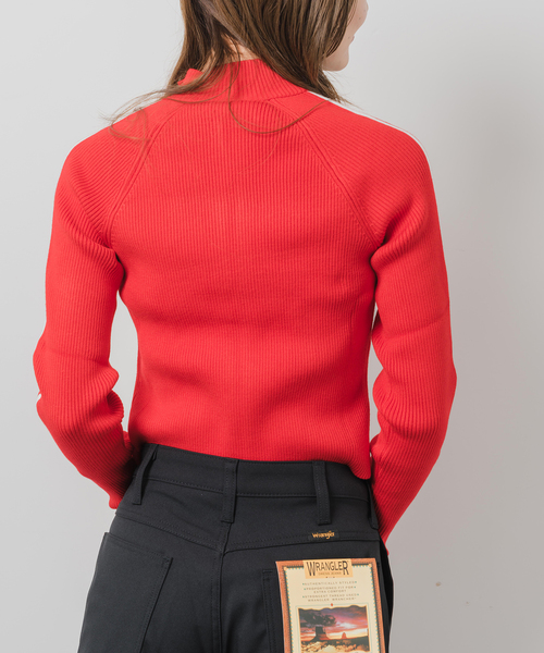 adidas(アディダス)の「adidas / アディダス SLIM KNIT TT(ニット/セーター・レディース・ブラック/レッド・MEDIUM)」の9枚目の写真
