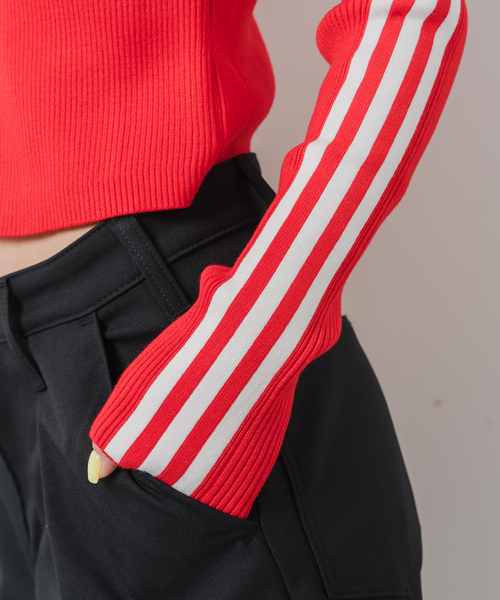 adidas(アディダス)の「adidas / アディダス SLIM KNIT TT(ニット/セーター・レディース・ブラック/レッド・MEDIUM)」の18枚目の写真