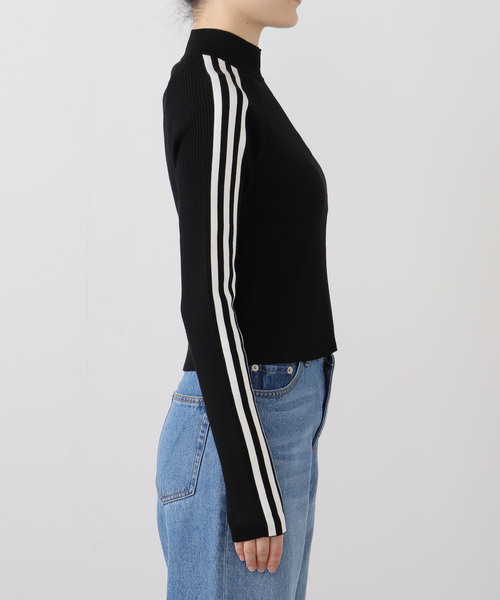 adidas(アディダス)の「adidas / アディダス SLIM KNIT TT(ニット/セーター・レディース・ブラック/レッド・MEDIUM)」の14枚目の写真