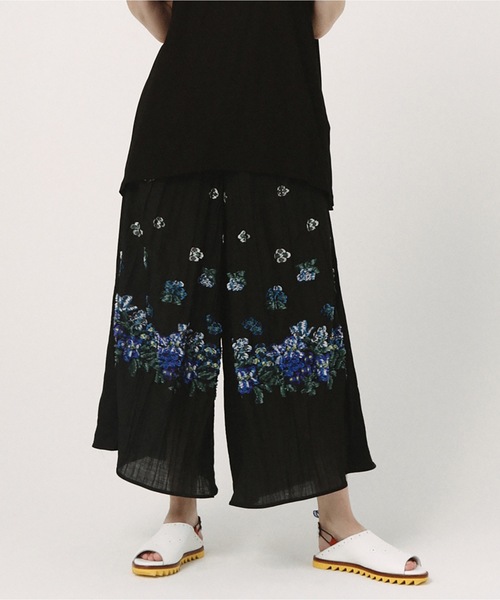 bedsidedrama(ベットサイドドラマ)の「Mosaic Garden Pants(その他パンツ・レディース・ホワイト/ブラック・1)」の2枚目の写真