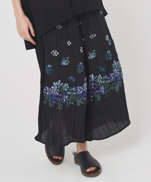 bedsidedrama(ベットサイドドラマ)の「Mosaic Garden Pants(その他パンツ・レディース・ホワイト/ブラック・1)」の3枚目の写真