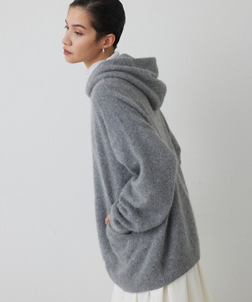 THE PAUSE(ザ ポーズ)の「【THE PAUSE】ファーニットフーディープルオーバー(ニット/セーター・レディース・グレー/ライトベージュ・FREE)」の4枚目の写真