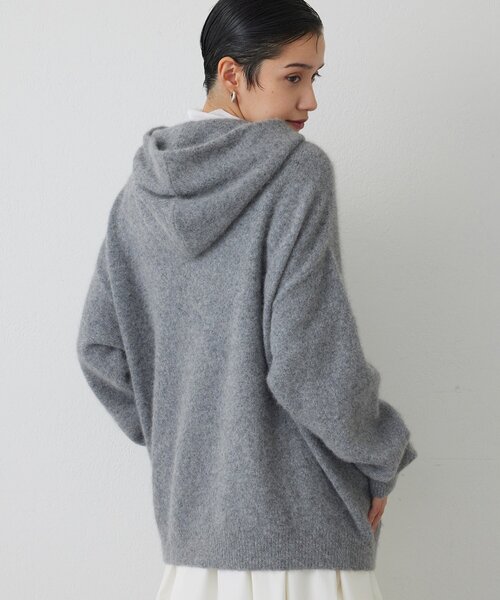 THE PAUSE(ザ ポーズ)の「【THE PAUSE】ファーニットフーディープルオーバー(ニット/セーター・レディース・グレー/ライトベージュ・FREE)」の5枚目の写真