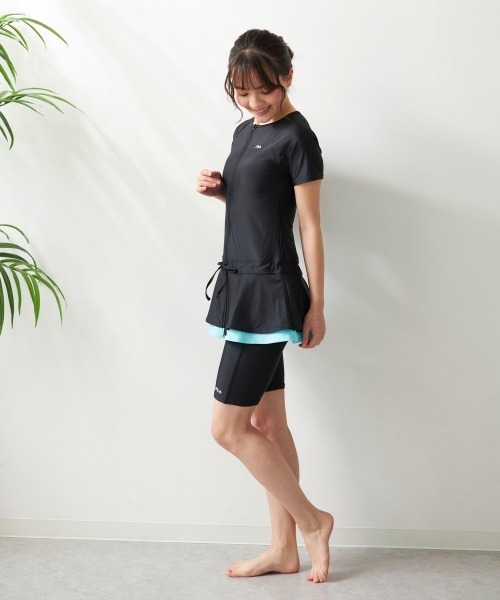 FILA(フィラ)の「【FILA/フィラ】レディースフィットネス水着 セパレート水着 チュニック フリル 体型カバー ヨガウェア ピラティス トレーニングウェア(水着・レディース・ブラック×ピンク/ブラック×グリーン・LARGE/X-LARGE/XX-LARGE/XXX-LARGE/MEDIUM)」の7枚目の写真