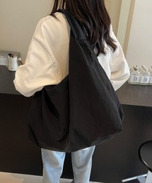 ワンハンドルビッグショルダーバッグ