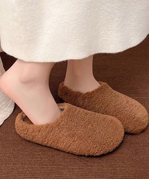 LOWO（ロワ）の「ボア スリッポン／もこもこ外履き／軽量 防寒 ふわふわ 冬スリッポン（ルームシューズ/スリッパ）」