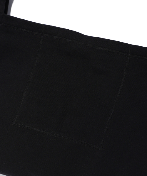 YOUHEE(ユヒ)の「YOUHEE TERRY BIG BAG BLACK(メッセンジャーバッグ・レディース・その他・FREE)」の2枚目の写真