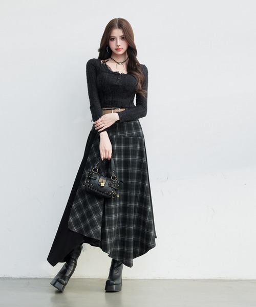 VEILA(ヴェイラ)の「アシメチェックベルトフレアスカート(スカート・レディース・ブラック・M/L)」の5枚目の写真