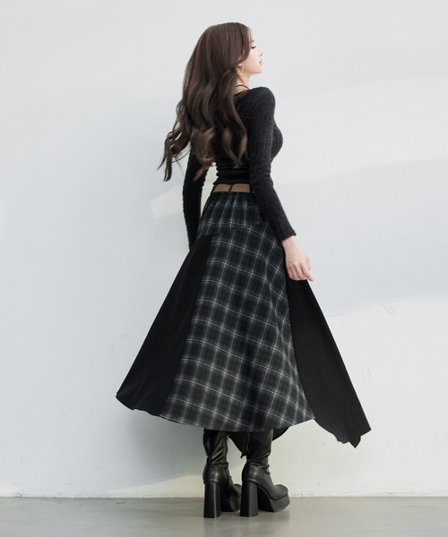VEILA(ヴェイラ)の「アシメチェックベルトフレアスカート(スカート・レディース・ブラック・M/L)」の14枚目の写真