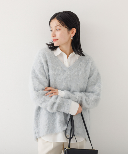 セール】ブラッシュドVネックニット（ニット/セーター）｜abahouse