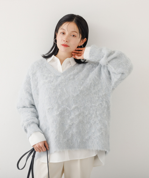 abahouse mavie(アバハウスマヴィ)の「ブラッシュドVネックニット(ニット/セーター・レディース・セージグリーン/チャコールグレー/ライトグレー・フリー)」の10枚目の写真