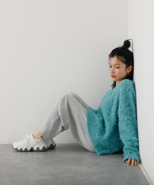 セール】ブラッシュドVネックニット（ニット/セーター）｜abahouse