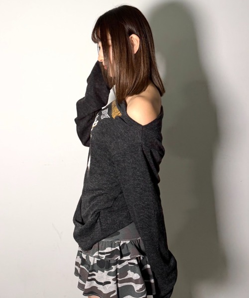 .KOM（ドットコム）の「A'GEM/9 × .kom 『.KOMZ/ドットケーオーエムゼット』NYカレッジプリントロングスリーブ（Tシャツ/カットソー・レディース・ブラウン/ブラック・FREE）」の7枚目の写真