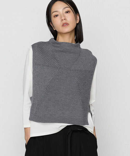Gabardine K.T(ギャバジンケーティー)の「〔 +サイズ 〕 ダイヤ柄 ニットベスト(ベスト・レディース・オフホワイト/グレー・13号/17号)」の5枚目の写真