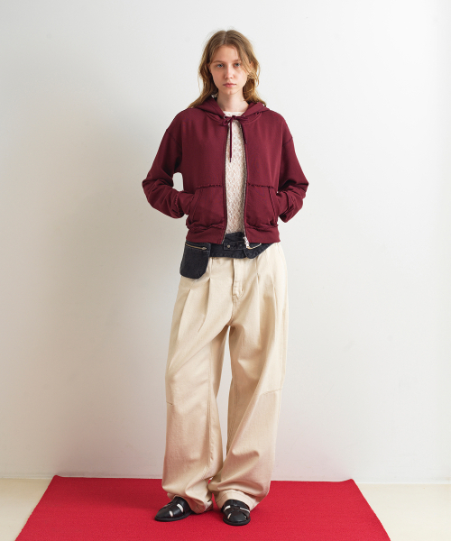 AOPT（アオプト）の「TWO-TUCK WIDE DENIM PANTS - CREAM（デニムパンツ・レディース・その他・SMALL/MEDIUM）」の2枚目の写真