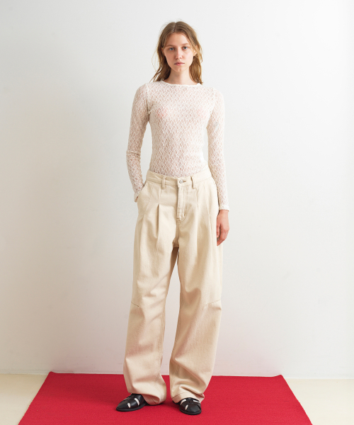AOPT（アオプト）の「TWO-TUCK WIDE DENIM PANTS - CREAM（デニムパンツ・レディース・その他・SMALL/MEDIUM）」の6枚目の写真