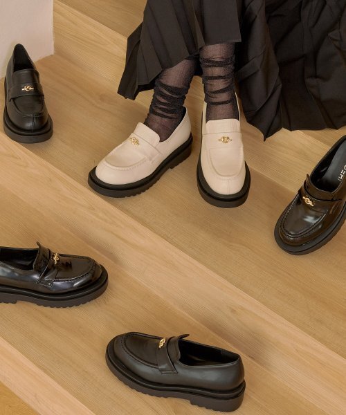 SHOEHI(シューハイ)の「アイブ ローファー L2526(3カラー)(ローファー・レディース・ブラック/アイボリー/ブラックミックス・23cm/23.5cm/24cm/24.5cm/25cm/22.5cm)」の7枚目の写真