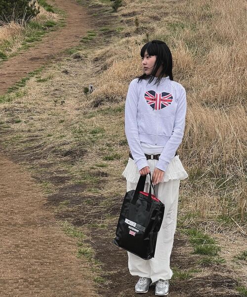 MICHIKO LONDON（ミチコ ロンドン）の「メルティングユニオンジャックジップアップホワイトメランジ（ナイロンジャケット・レディース・その他・SMALL/MEDIUM）」の11枚目の写真