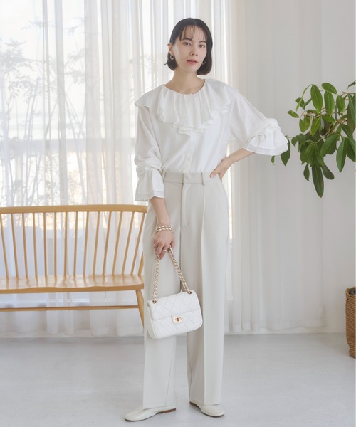 ANGIE（アンジー）の「【オケージョン対応 / セレモニー対応 / セットアップ対応】タック センタープレス ワイド ストレートパンツ（スラックス・レディース・アイボリー/ブラック・MEDIUM/LARGE）」の8枚目の写真